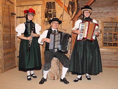 Oberab Musik mit der Grießhaber-Family: Als Beispiel "Ziegel uff de Hitt" beim Kurkonzert in Königsfeld aufgenommen
