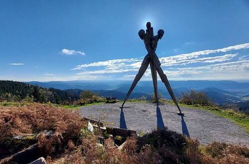 Kandelhöhenweg Etappe_1: Icon Lothardenkmal