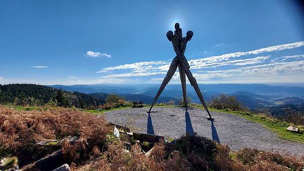 Kandelhöhenweg Etappe_1: Icon Lothardenkmal